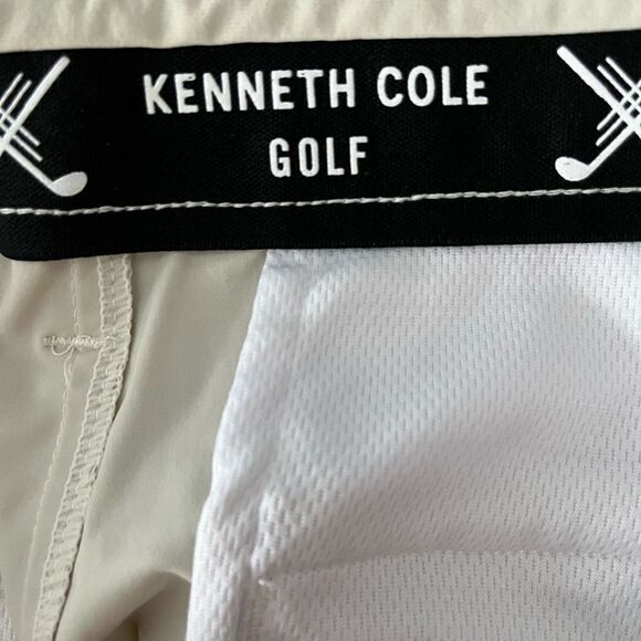 Kenneth Cole Golf polyester ivory short with elastic inside waistband, size 32. - Picture 3 of 6